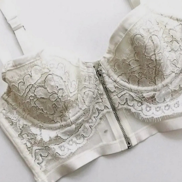 Victoria's Secret Sexy Long Line Lace Push Up Bra - Picture 2 of 12